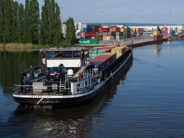 ship-3879168_1920-1200x797-1-640x480.jpg
