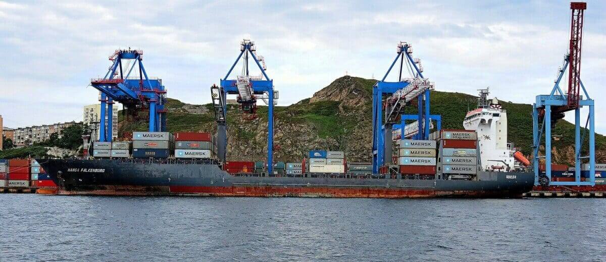 container-ship-g72a52667c_1920-1-1200x519-1.jpg