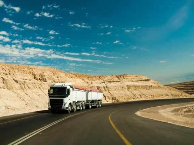 tir-ve-kamyonlar-için-trafiğe-çikiş-yasak-saatleri-640x480.jpg